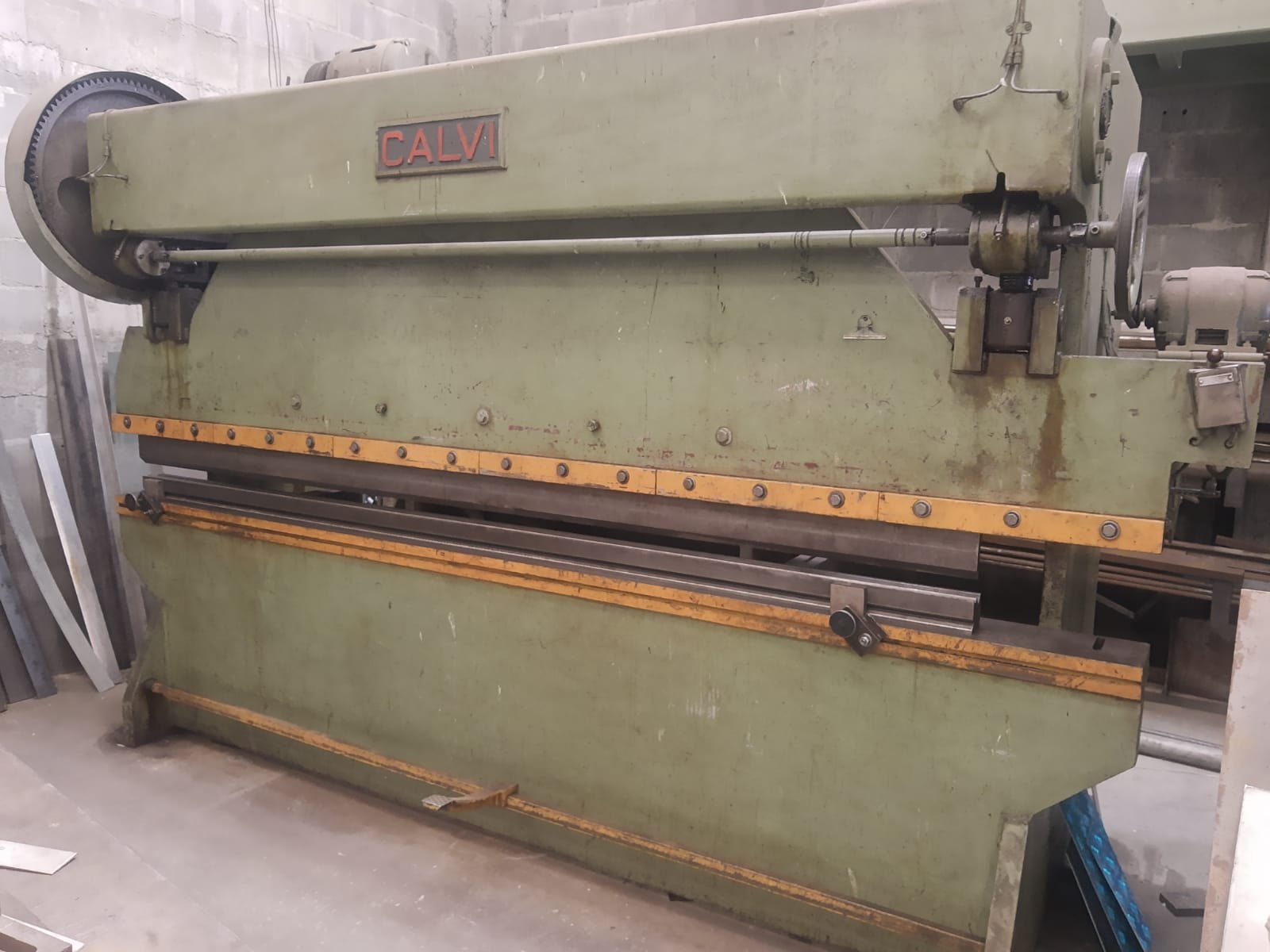 DOBRADEIRA MECÂNICA CALVI 3500 METROS 70 TONELADAS - X Maquinas