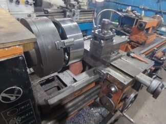 TORNO MECÂNICO BULL STEEL CDE6250A COM SISTEMA JOYSTICK DE EIXOS