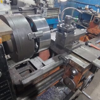 TORNO MECÂNICO BULL STEEL CDE6250A COM SISTEMA JOYSTICK DE EIXOS