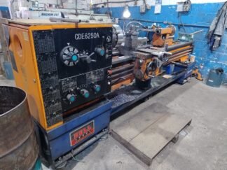 TORNO MECÂNICO BULL STEEL CDE6250A COM SISTEMA JOYSTICK DE EIXOS